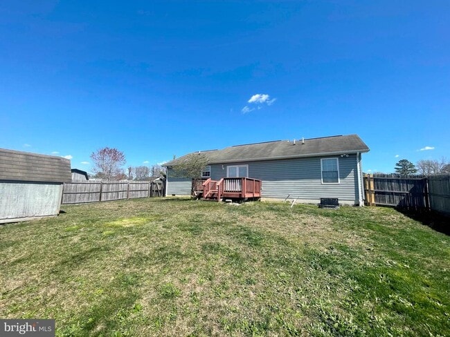Building Photo - 813 Yardley Dr