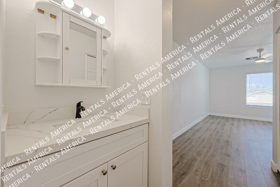 Building Photo - 4018 W Camino Vivaz