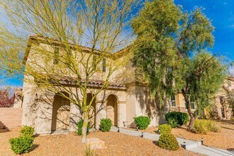 Building Photo - Immaculate 4 bedroom, 2 and 1 3/4 bath home located in the exclusive Master Planned Community Ins...