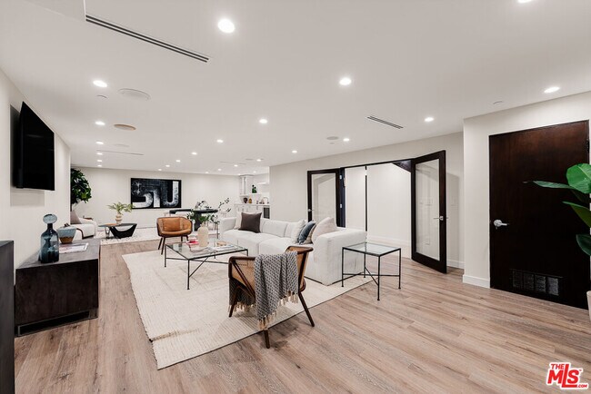 Building Photo - 3116 Elvido Dr