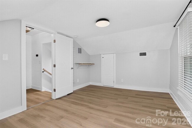 Building Photo - 204 E McNeely Ave
