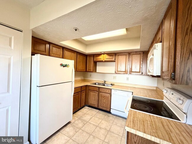 Building Photo - 4325 Ambrose Ct