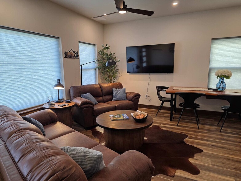 Building Photo - 37 S Rodney St