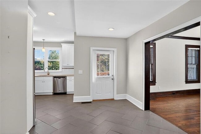 Building Photo - 641 Bonaventure Ave NE