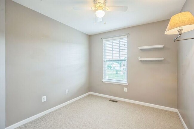Building Photo - 43538 Marguerite Way