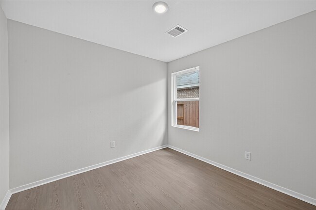Building Photo - 6818 Eastern Cottonwood Ln
