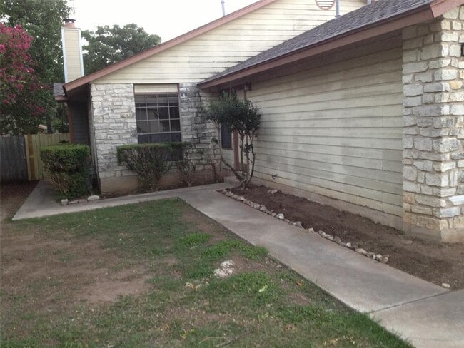 Building Photo - 403 Cypress Ln