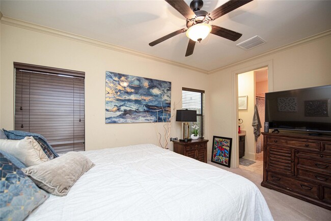 Building Photo - 1141 W 23rd St