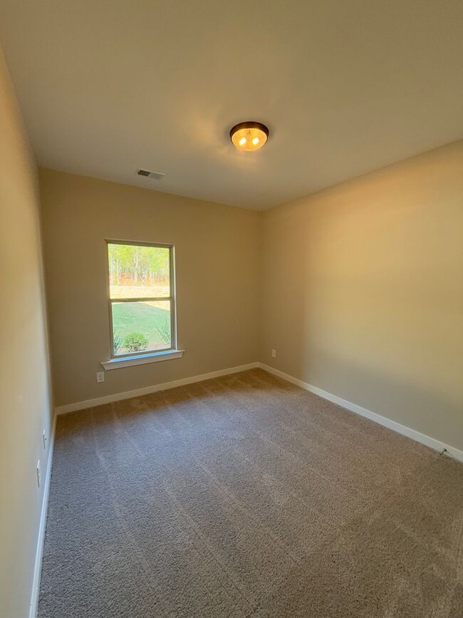 Building Photo - Home for rent in Riverside!