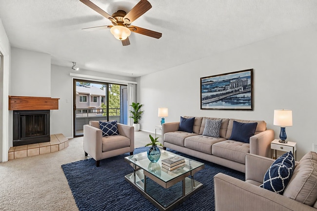 Building Photo - Charming 2 Bedroom Second Story Condo with easy access to everything!