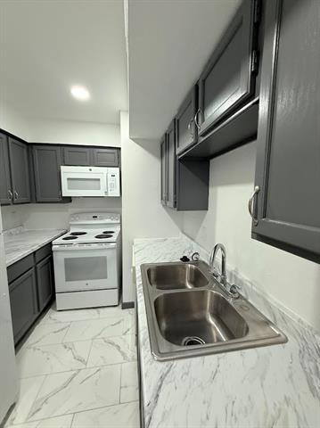 Building Photo - 6646 E Lovers Ln