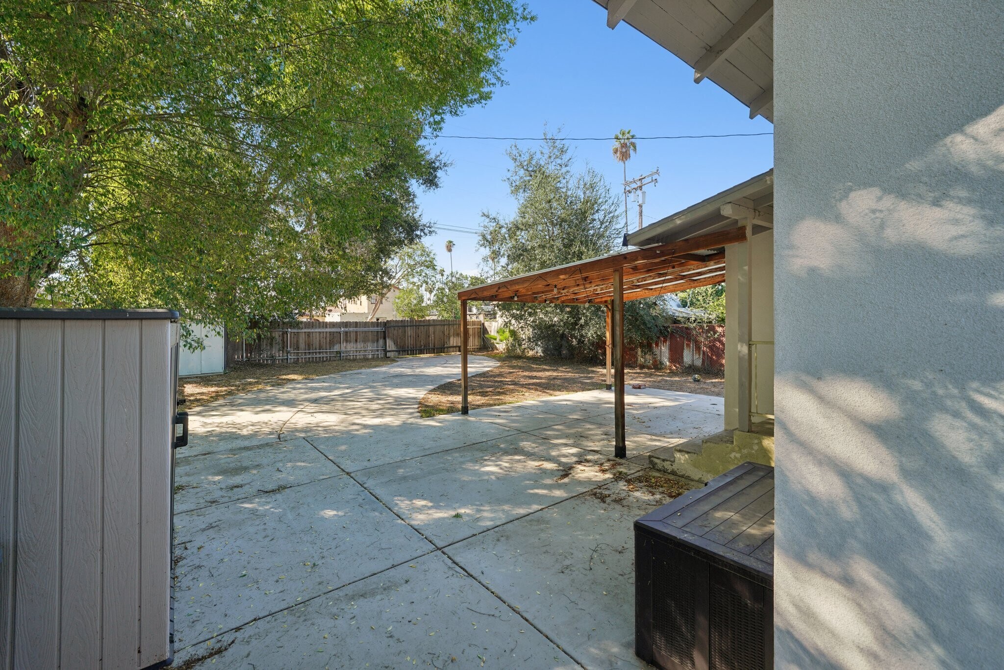 Building Photo - 379 W 19th St