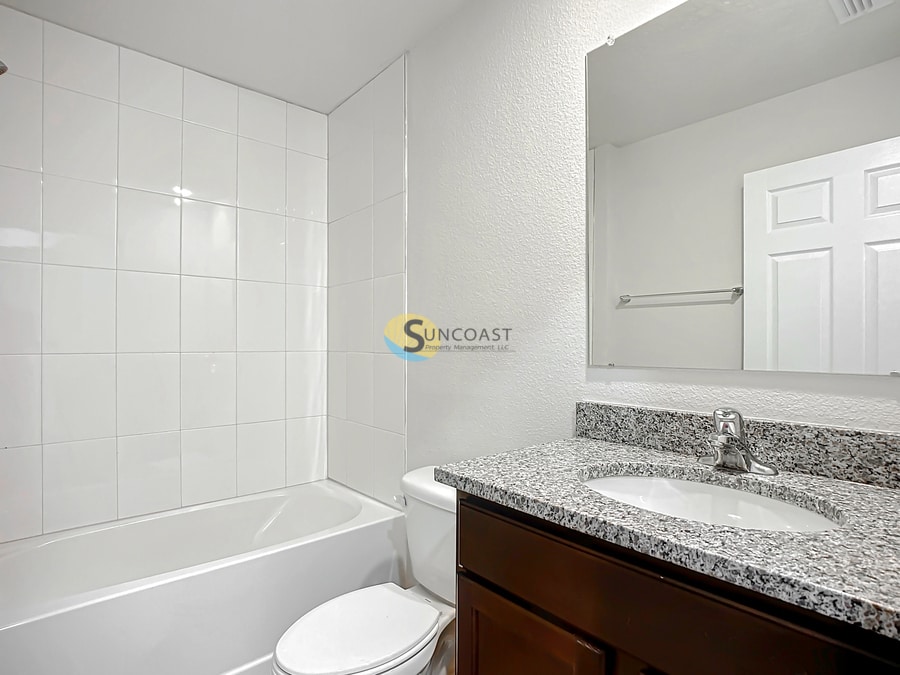 Building Photo - 108 Lynbrook Dr