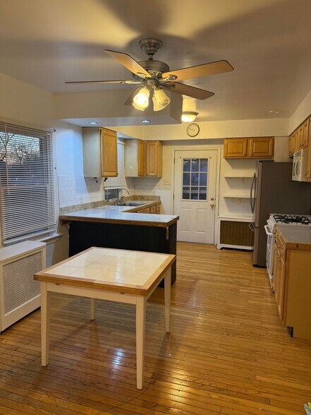 Building Photo - 1368 High Ave