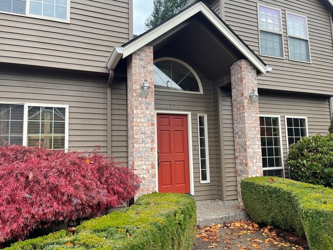 Building Photo - Grand 5+ Bedroom Home in Desirable Garden Home- Raleigh Hills Location with 2800 Sq Ft!