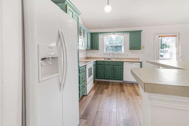 Building Photo - 3 Bedroom 2 Bath in Warrensburg