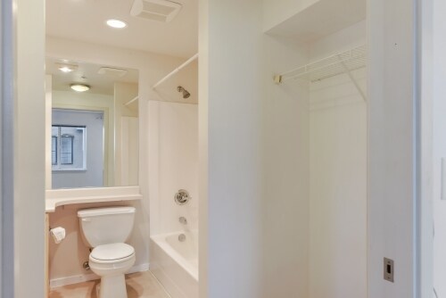 Building Photo - The Montreux - 2 bedrooms