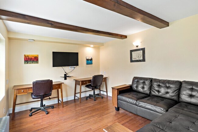 Building Photo - 539 Maple Ave