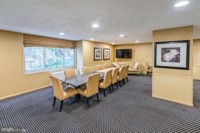 Building Photo - 11801 Rockville Pike