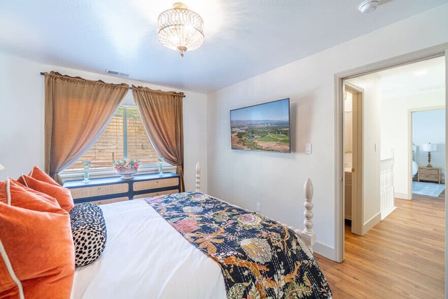 Building Photo - 629 Tarn Way