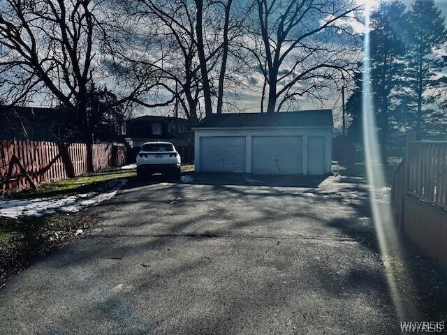 Building Photo - 199 Fairgreen Dr