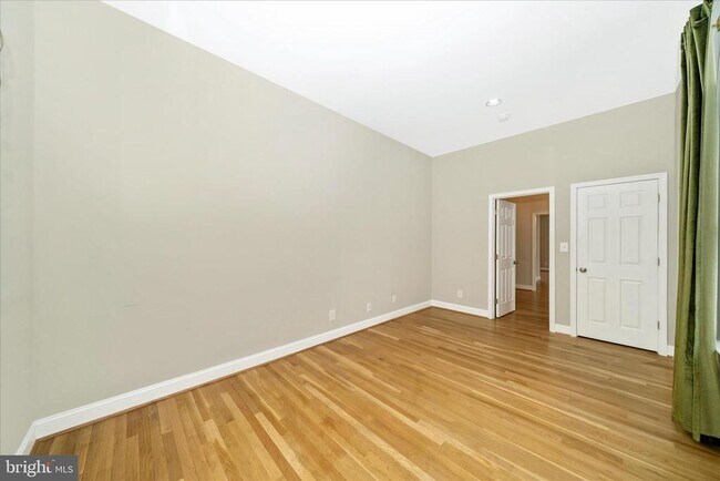 Building Photo - 3313 Moline Rd