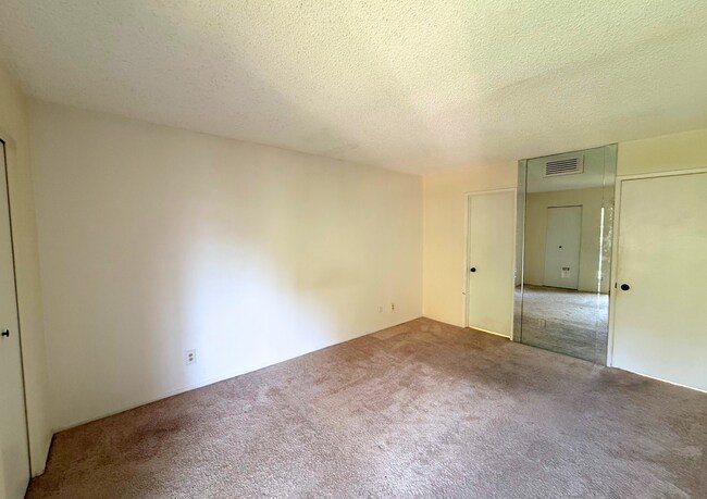 Building Photo - 6416 Friars Rd