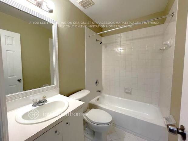 Building Photo - 13606 SW 119th Ave