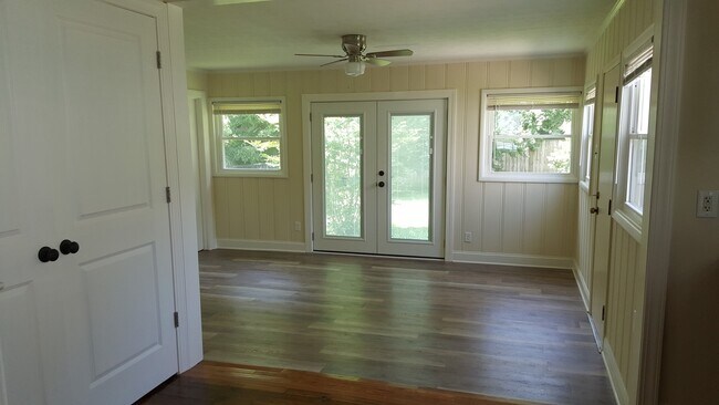 Building Photo - Pre-Leasing Now for Fall Semester 2026