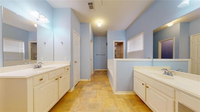 Building Photo - 17319 Jackson Pines Dr
