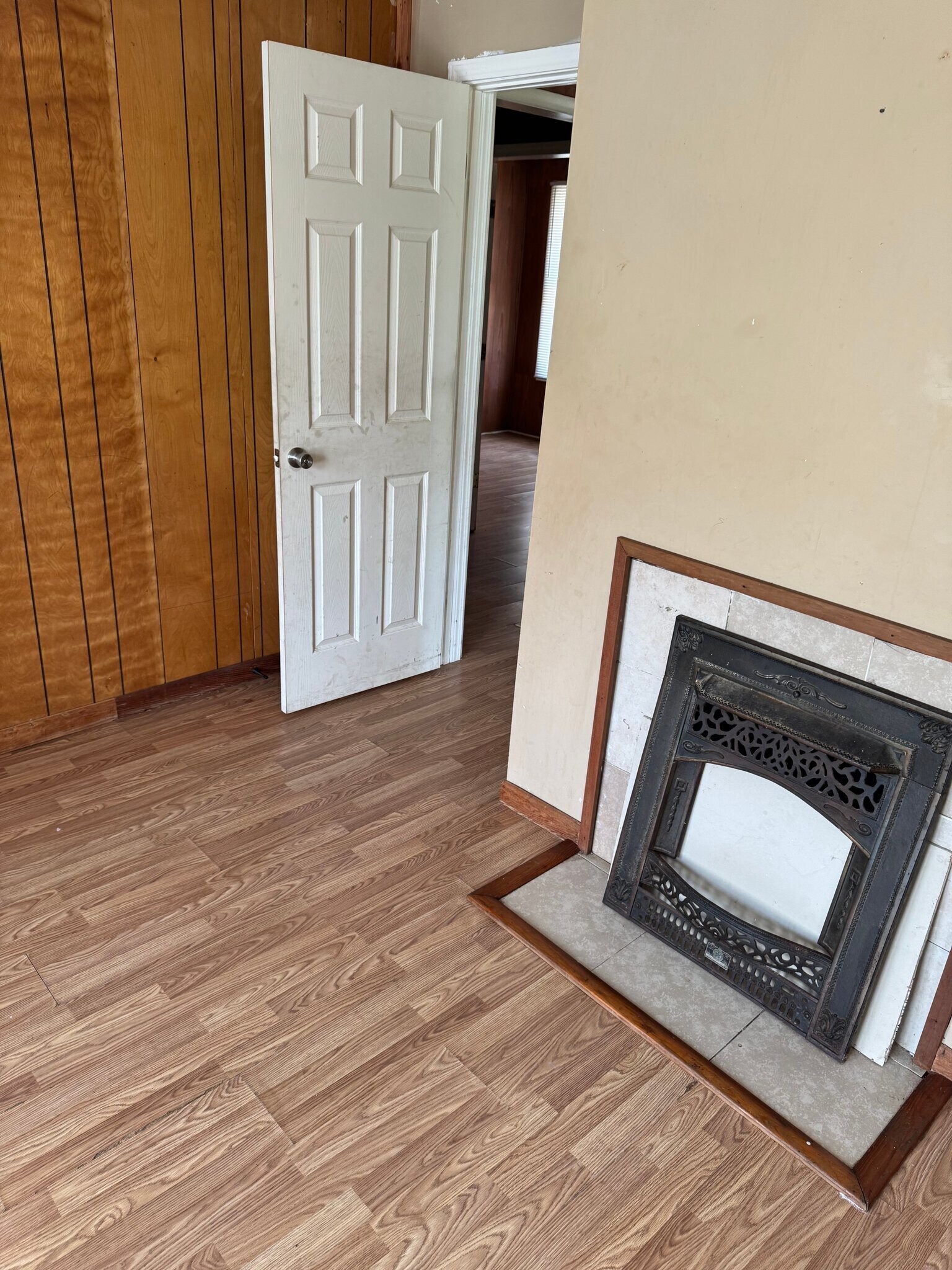 Building Photo - 2508 Gurnee Ave