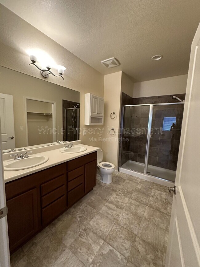 Building Photo - 12555 Monroe Dr