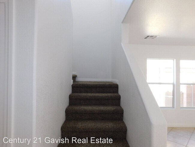 Building Photo - 3 br, 2.5 bath House - 1098 Paradise Resor...