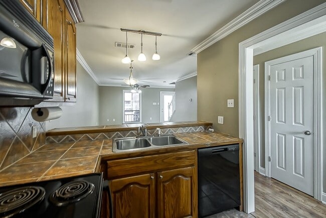 Building Photo - 13080 Burgess Ave