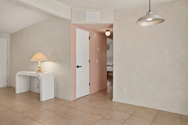 Building Photo - ~Designer Desert Retreat~