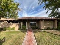 Building Photo - FURNISHED 3 BEDROOM HOME IN TOWN WITH POOL...