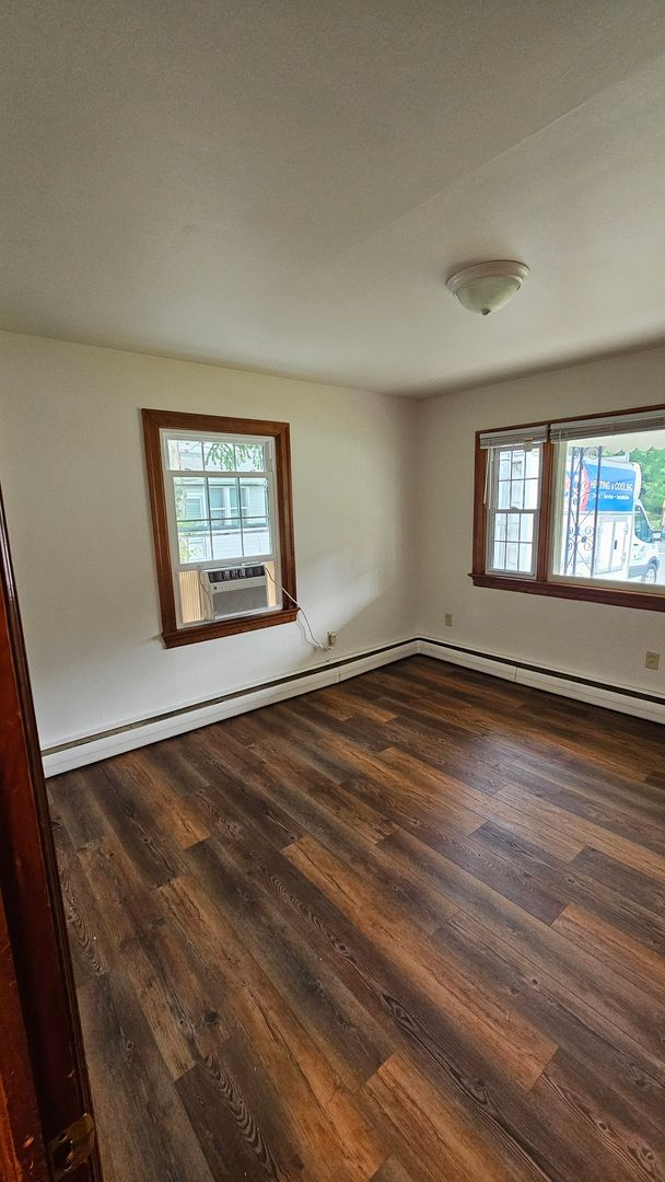 Building Photo - 3 Bedroom Single Family Home