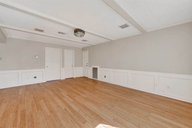 Building Photo - 11302 Hylander Dr