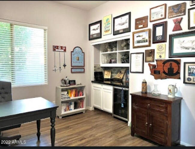 Building Photo - 19350 W Oregon Ave