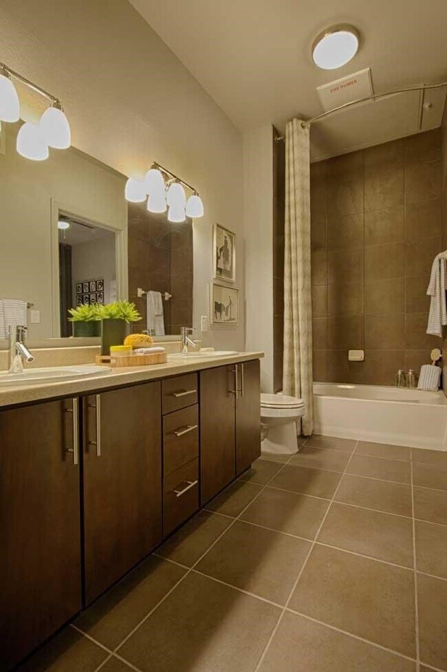 Building Photo - 2525 McCue Rd