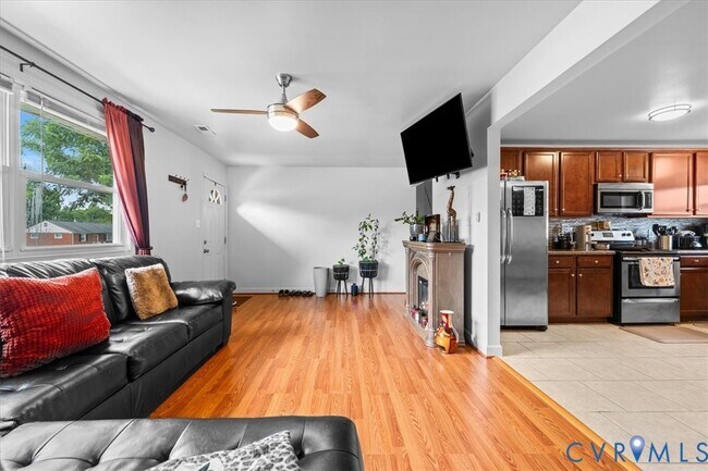 Building Photo - 3120 Glenoa Rd