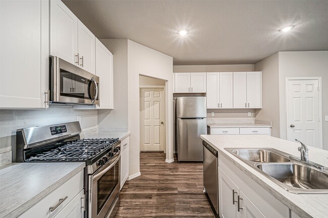 Building Photo - 1903 Brushy Cedar Ct