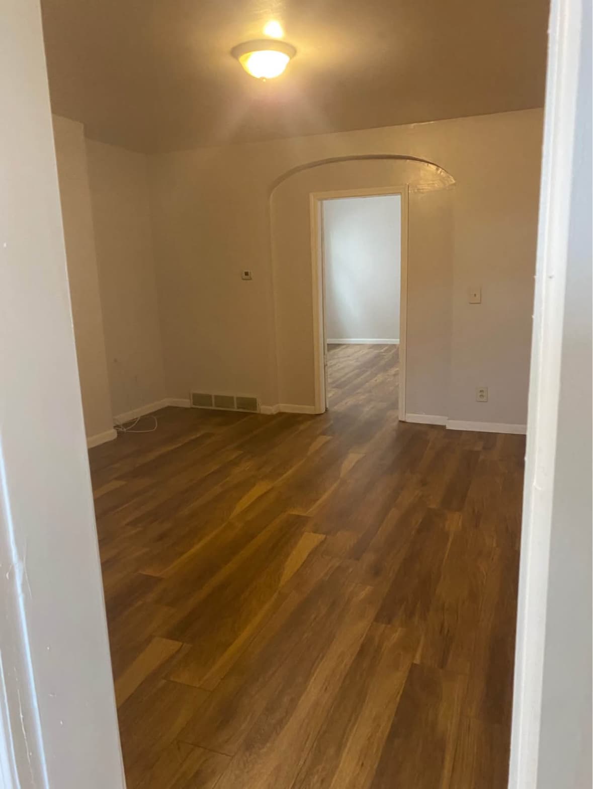Large bedroom - 266 7th St