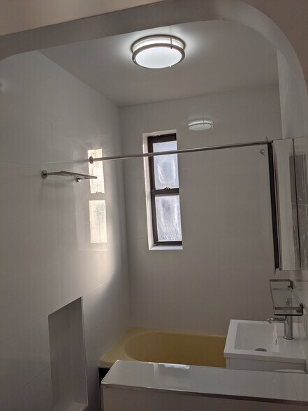 Building Photo - 240 Ocean Pkwy