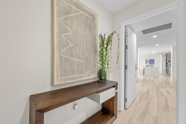 Building Photo - 2200 N Ocean Blvd