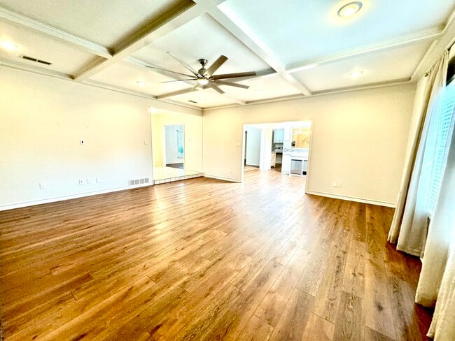 Building Photo - 9306 Utica Dr
