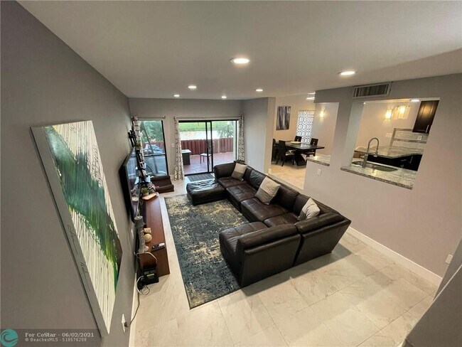 Building Photo - 8517 NW 9th Pl