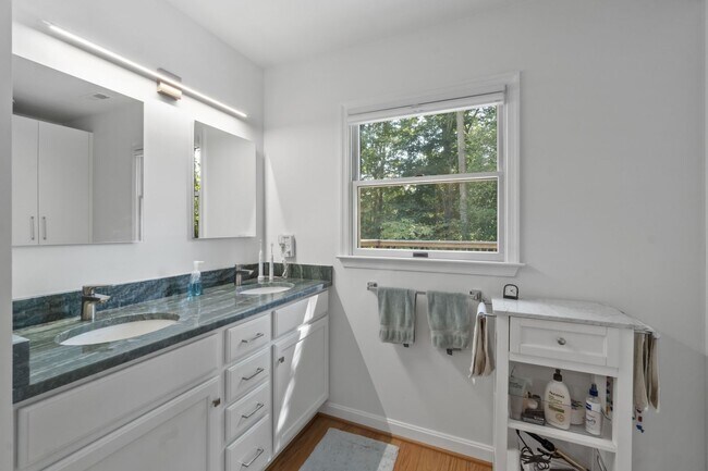 Building Photo - Updated home in Heritage Harbour available...