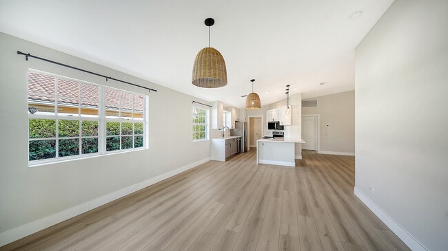 Building Photo - 5533 Avellino Pl