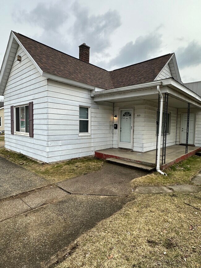 Primary Photo - 523 E Mishawaka Ave
